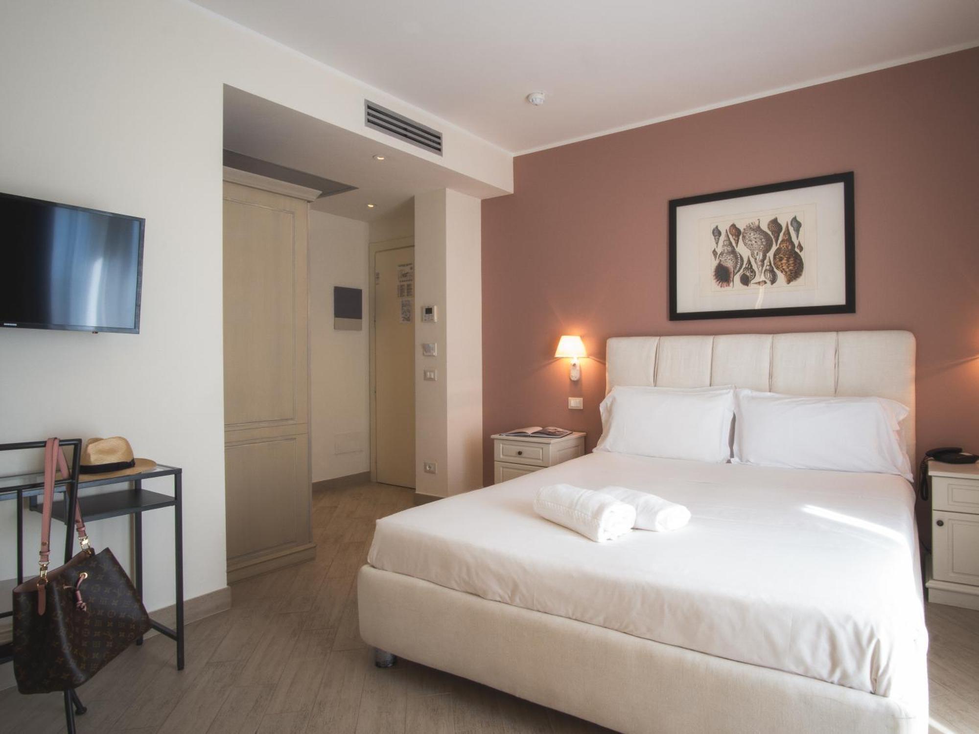 פינאלה ליגורה Hotel San Pietro Palace מראה חיצוני תמונה